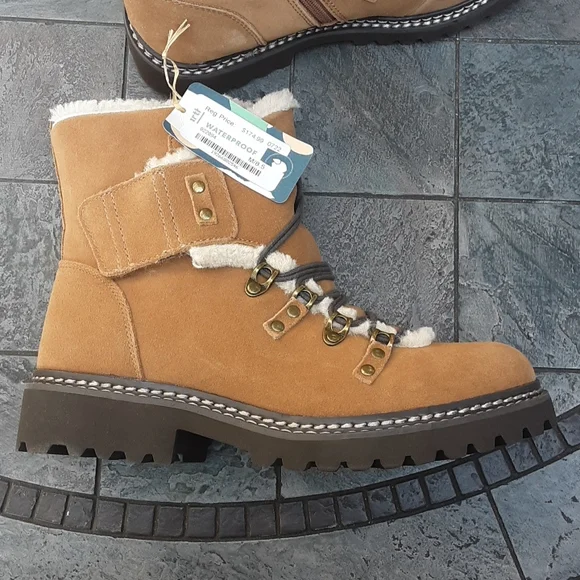 EARTH ANKLE BOOTIES NWT - Picture 5 of 9